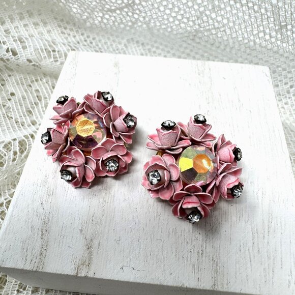 Vintage Pink Flower Rhinestone Clip-On Earrings With Sparkling Centerpiece & Pet - Picture 6 of 6